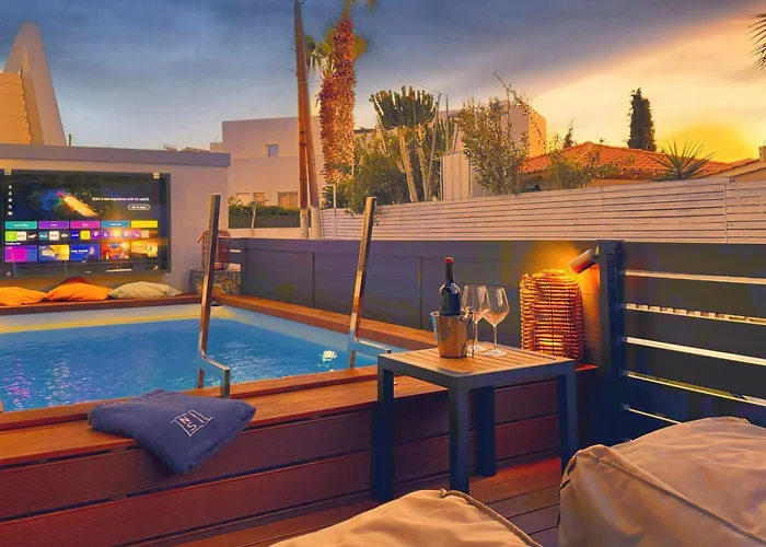 Nisi Luxury Suites With Private Pool In Gouves